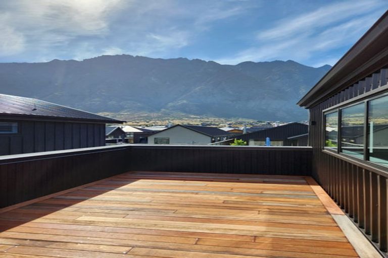 Photo of property in 31 Howden Drive, Jacks Point, 9371