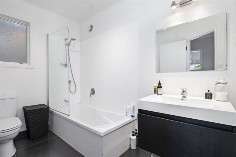 Photo of property in 28 Notre Dame Court, Pukekohe, 2120