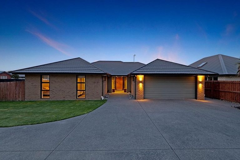Photo of property in 22 Pollock Place, Rolleston, 7614