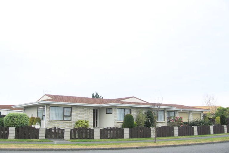 Photo of property in 21 Townshend Crescent, Greenmeadows, Napier, 4112