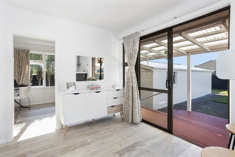 Photo of property in 172 Withells Road, Avonhead, Christchurch, 8042