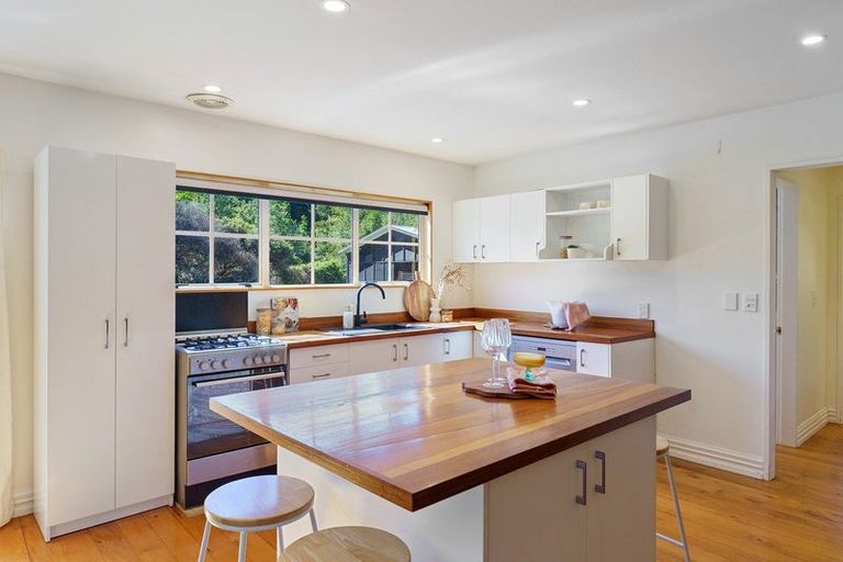 Photo of property in 98 Rahui Road, Otaki, 5512