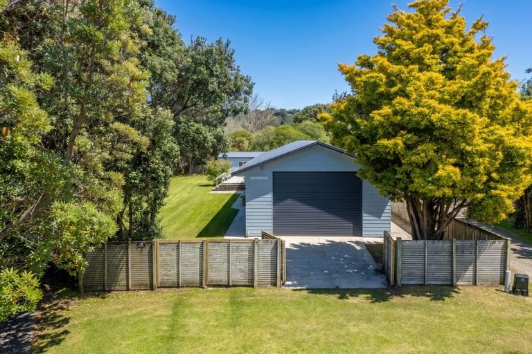 Photo of property in 17 Martin Place, Cooks Beach, Whitianga, 3591