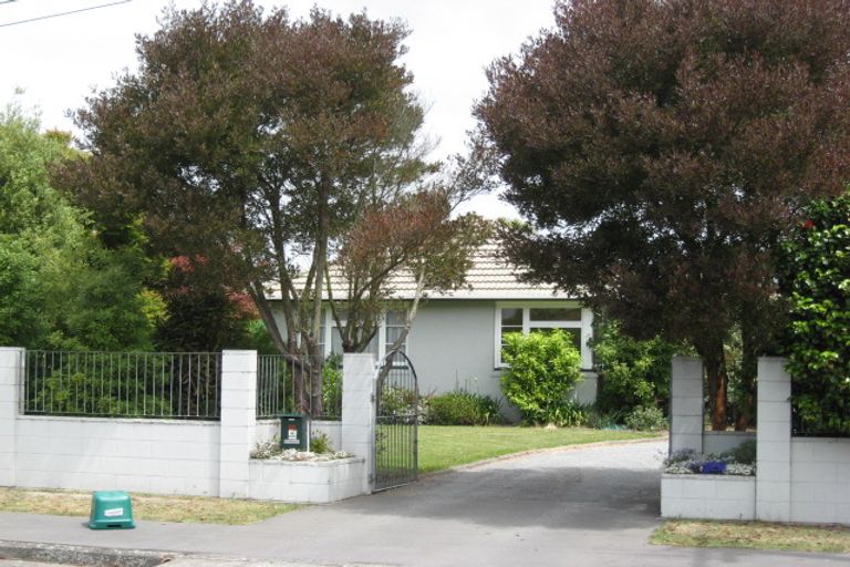 Photo of property in 12 Toorak Avenue, Avonhead, Christchurch, 8042
