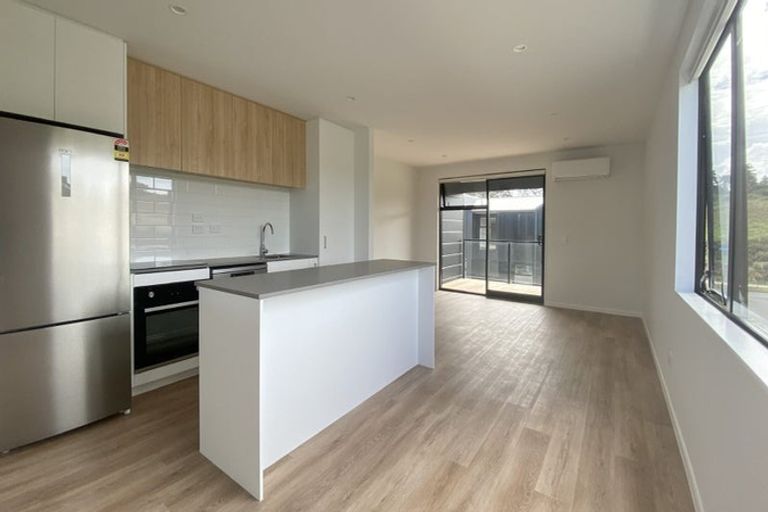 Photo of property in 93 Papatupu Way, Kumeu, 0810