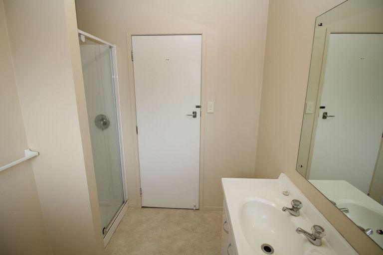 Photo of property in 17 Chaucer Place, Owhata, Rotorua, 3010