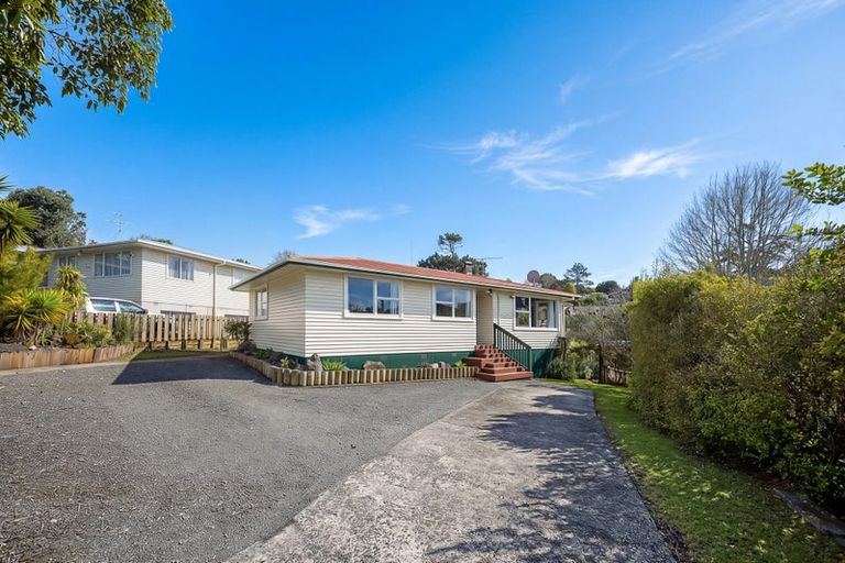 Photo of property in 60 Helena Street, Massey, Auckland, 0614