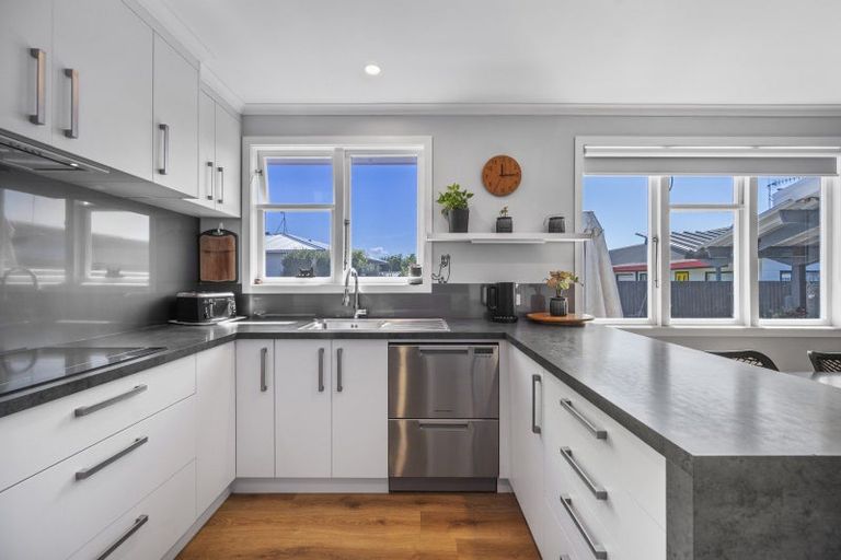 Photo of property in 130 Guppy Road, Taradale, Napier, 4112