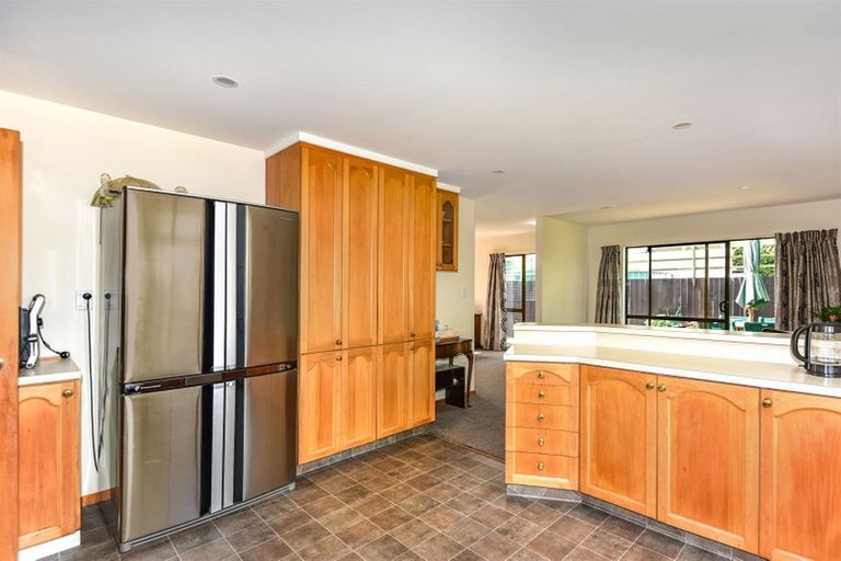 Photo of property in 23 Derenzy Place, Avonhead, Christchurch, 8042