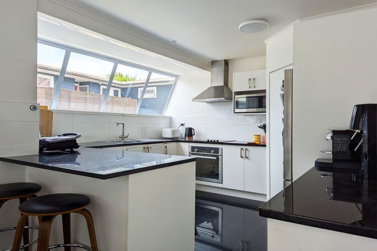 Photo of property in 85 Verbena Road, Birkdale, Auckland, 0626