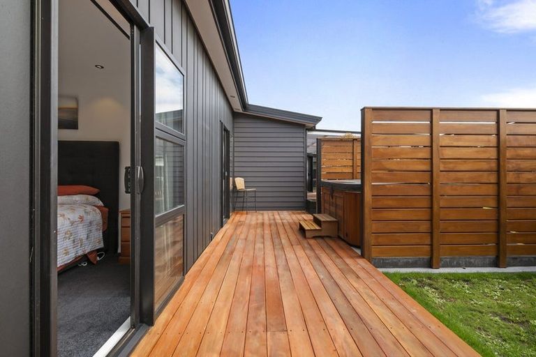 Photo of property in 4 Waimarama Court, Roslyn, Palmerston North, 4414