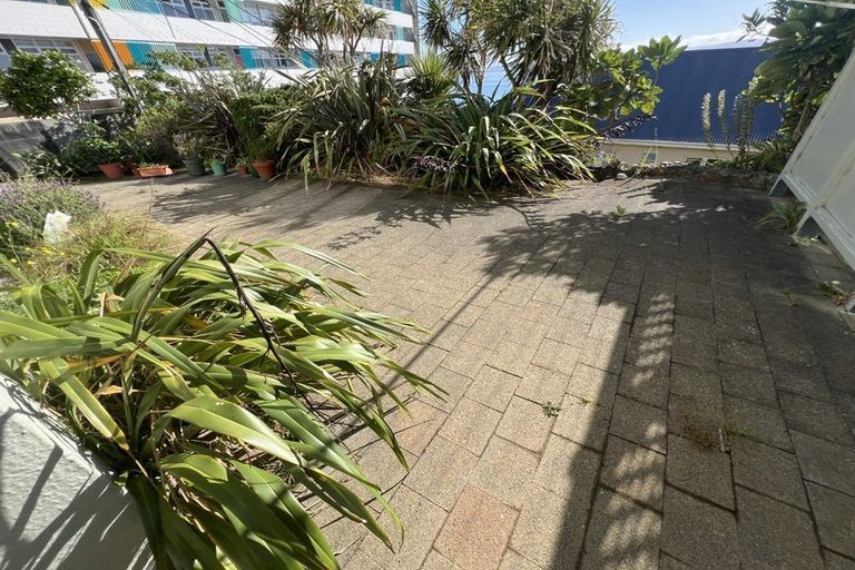 Photo of property in 23cu1 Maida Vale Road, Roseneath, Wellington, 6011
