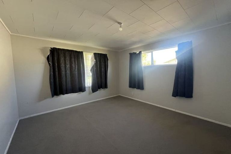 Photo of property in 11 Vimy Place, Mangere, Auckland, 2022