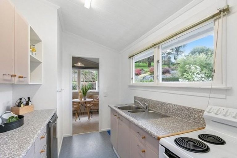 Photo of property in 13 Ngaio Gorge Road, Ngaio, Wellington, 6035