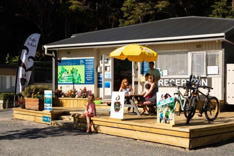 Photo of property in 22 Paihia Road, Paihia, 0200