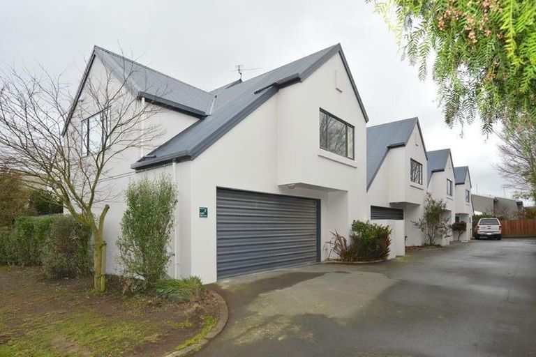 Photo of property in 1/8 Mayfair Street, Riccarton, Christchurch, 8011