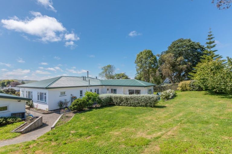Photo of property in 20 Domain Road, Waipawa, 4210