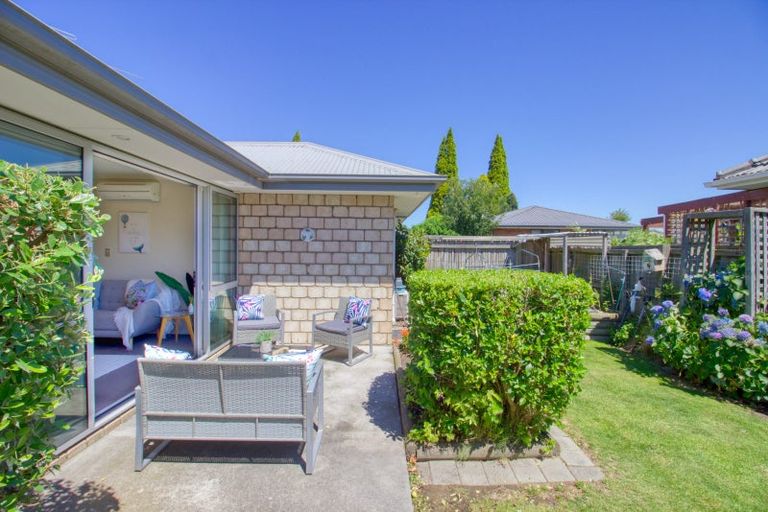 Photo of property in 2/335 Main South Road, Hornby, Christchurch, 8042