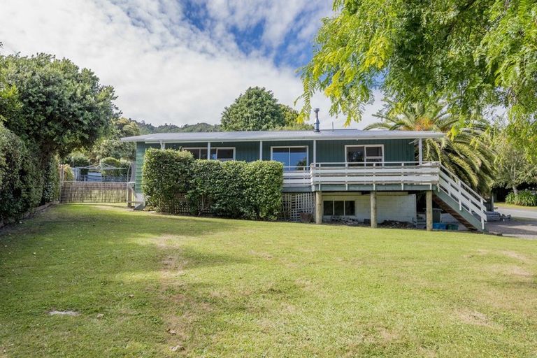 Photo of property in 21 Ruru Street, Waikanae, 5036