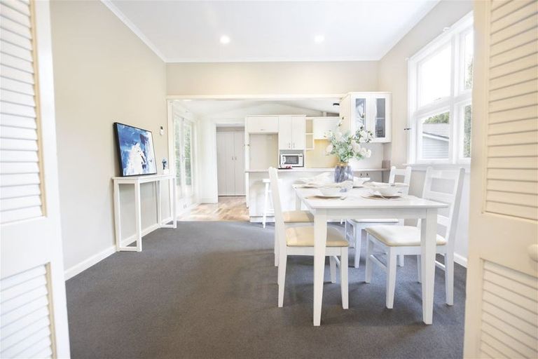 Photo of property in 10 Avonhead Road, Avonhead, Christchurch, 8042