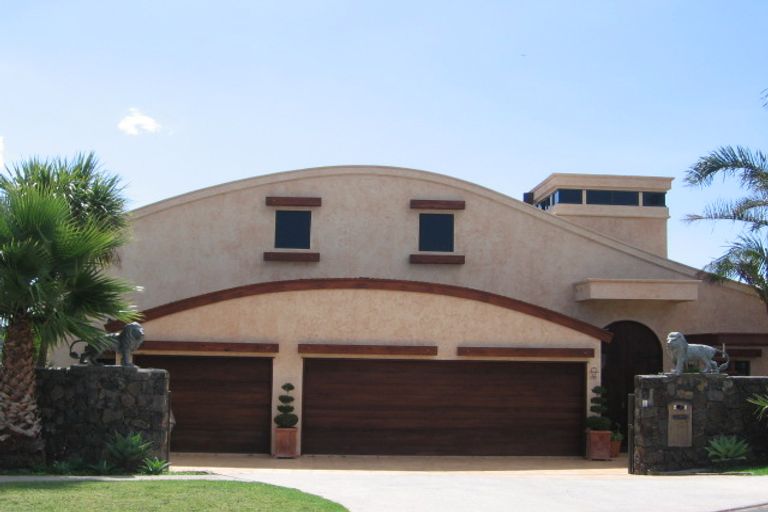 Photo of property in 42 Beechwood Road, Rothesay Bay, Auckland, 0630