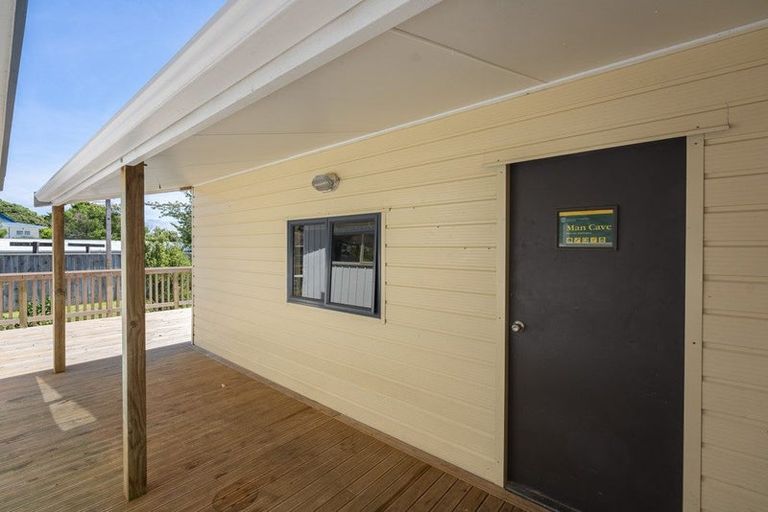 Photo of property in 18 Hicks Crescent, Waikanae Beach, Waikanae, 5036