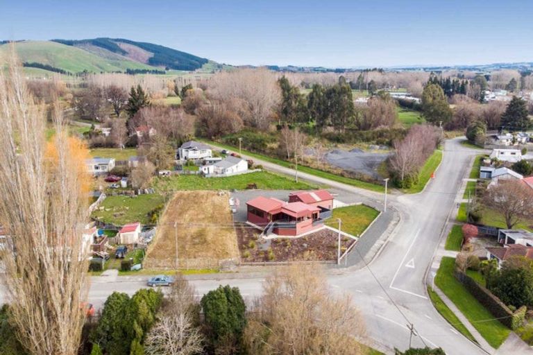 Photo of property in 3 Moore Street, Milton, 9220