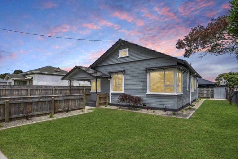 Photo of property in 21 Victoria Street, Levin, 5510