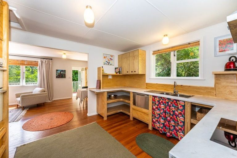 Photo of property in 66 Tilley Road, Paekakariki, 5034