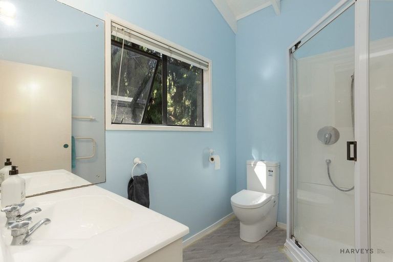 Photo of property in 208 Woodlands Park Road, Titirangi, Auckland, 0604