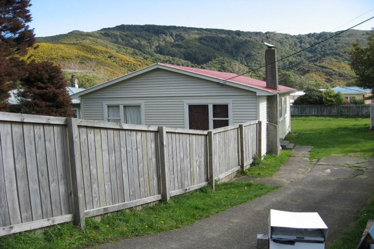 Photo of property in 82 Coast Road, Wainuiomata, Lower Hutt, 5014