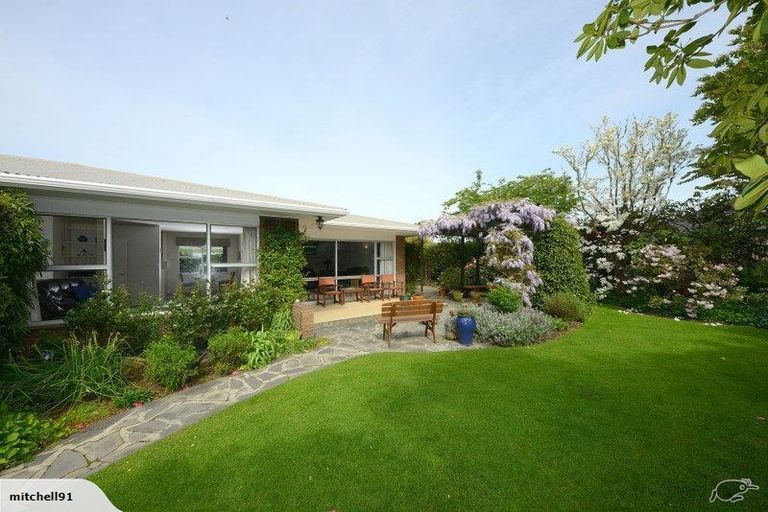 Photo of property in 45 Crofton Road, Harewood, Christchurch, 8051