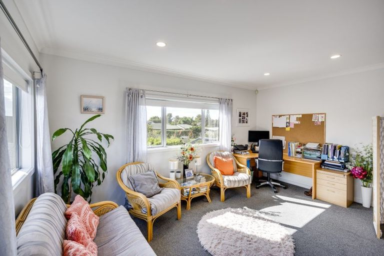 Photo of property in 73 Mcelwee Street, Jervoistown, Napier, 4112