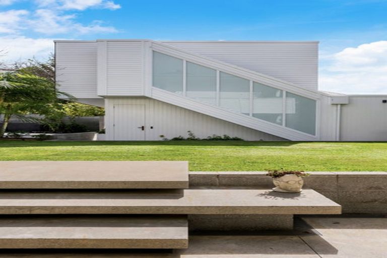 Photo of property in 215 Jervois Road, Herne Bay, Auckland, 1011