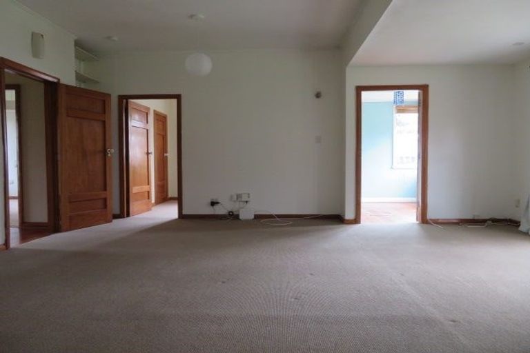 Photo of property in 8 Tirangi Road, Moera, Lower Hutt, 5010