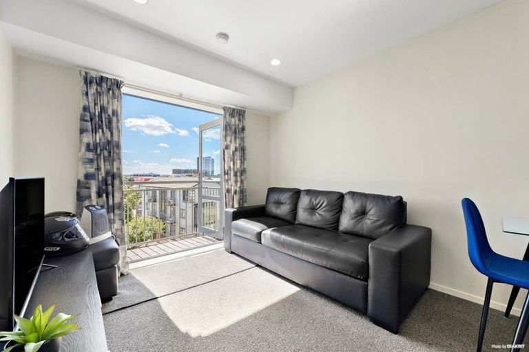 Photo of property in 10d Crown Lynn Place, New Lynn, Auckland, 0600