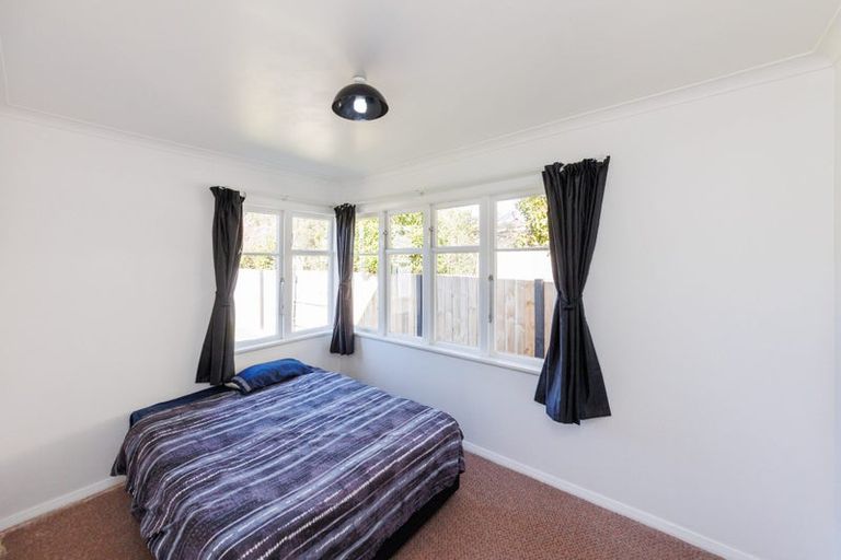 Photo of property in 12 Galway Avenue, Hokowhitu, Palmerston North, 4410