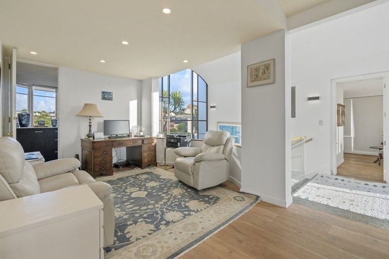 Photo of property in 27 Palmer Crescent, Mission Bay, Auckland, 1071