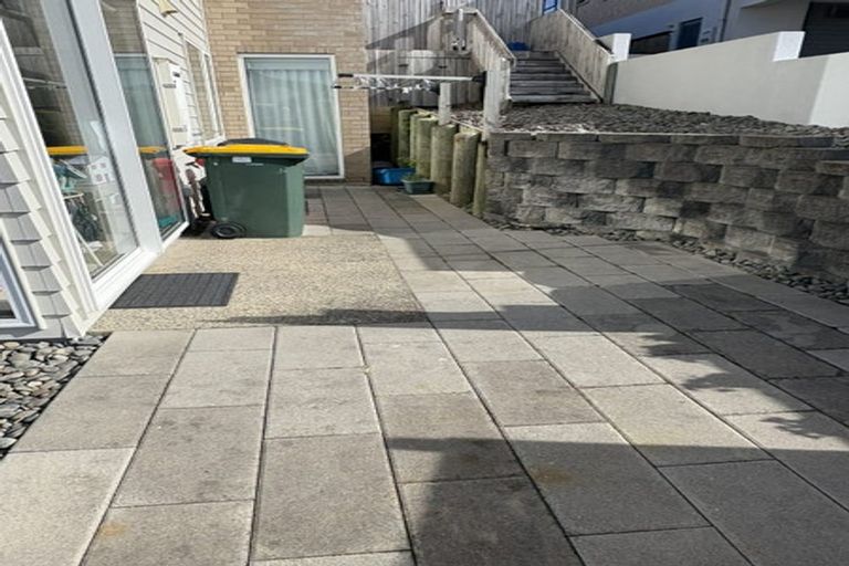 Photo of property in 7 Dorchester Place, Orewa, 0931