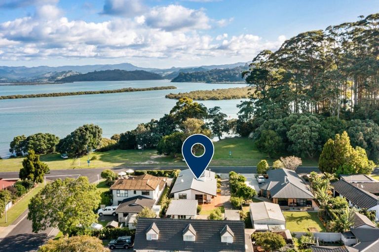 Photo of property in 83 Robinson Road, Whitianga, 3510