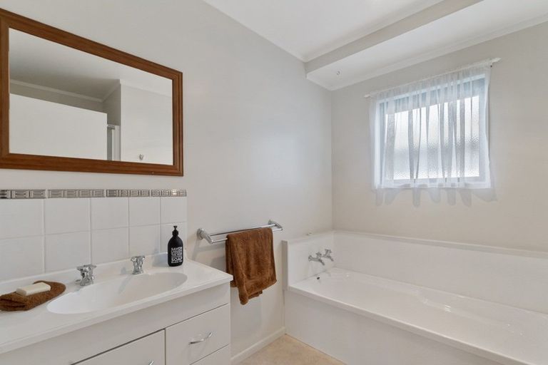 Photo of property in 80a Tuhikaramea Road, Dinsdale, Hamilton, 3204