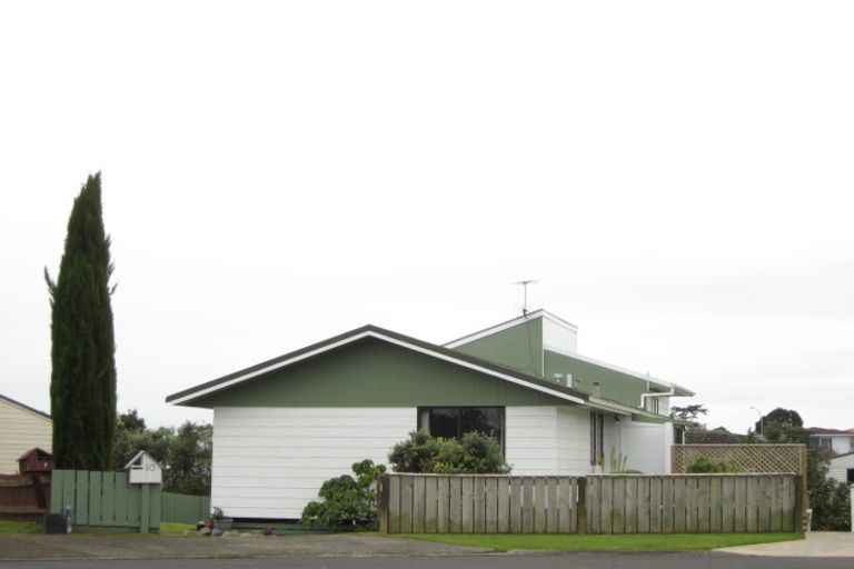 Photo of property in 10 Tuahu Place, Waitara, 4320