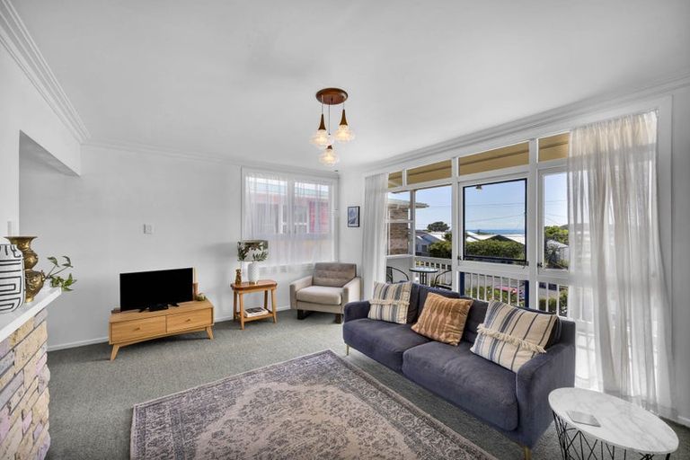 Photo of property in 8 Kitchener Terrace, Moturoa, New Plymouth, 4310