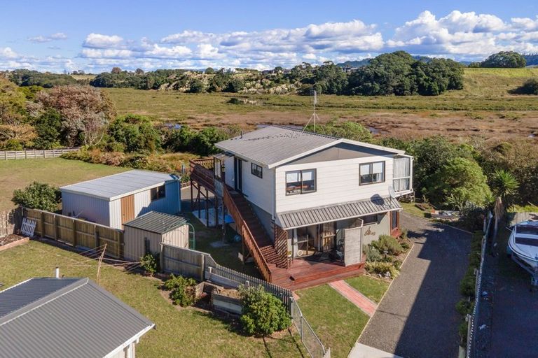 Photo of property in 266b Seaforth Road, Waihi Beach, 3611