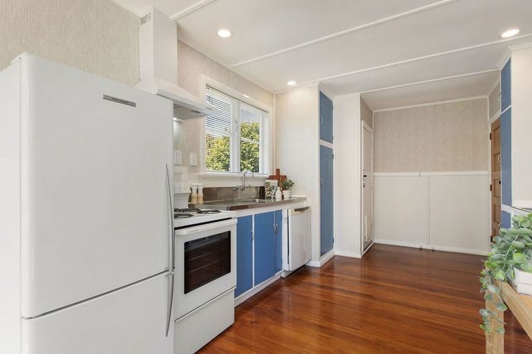 Photo of property in 34 Pitcairn Crescent, Bryndwr, Christchurch, 8053