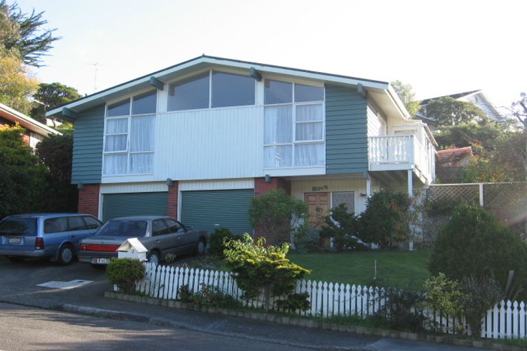 Photo of property in 2 Caesars Place, Churton Park, Wellington, 6037