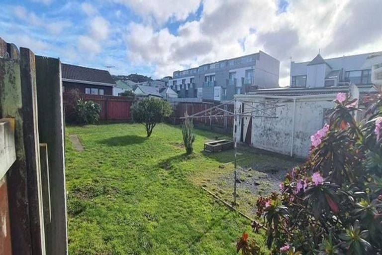 Photo of property in 37 Bay Street, Petone, Lower Hutt, 5012