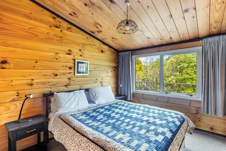 Photo of property in 28 Ewing Grove, Acacia Bay, Taupo, 3330