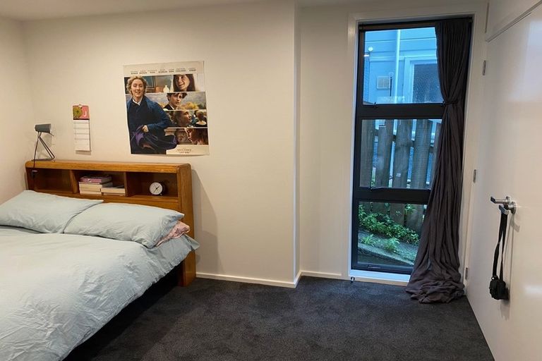 Photo of property in 35 Melbourne Road, Island Bay, Wellington, 6023