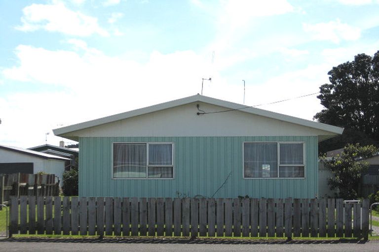 Photo of property in 130 Puriri Street, Castlecliff, Whanganui, 4501